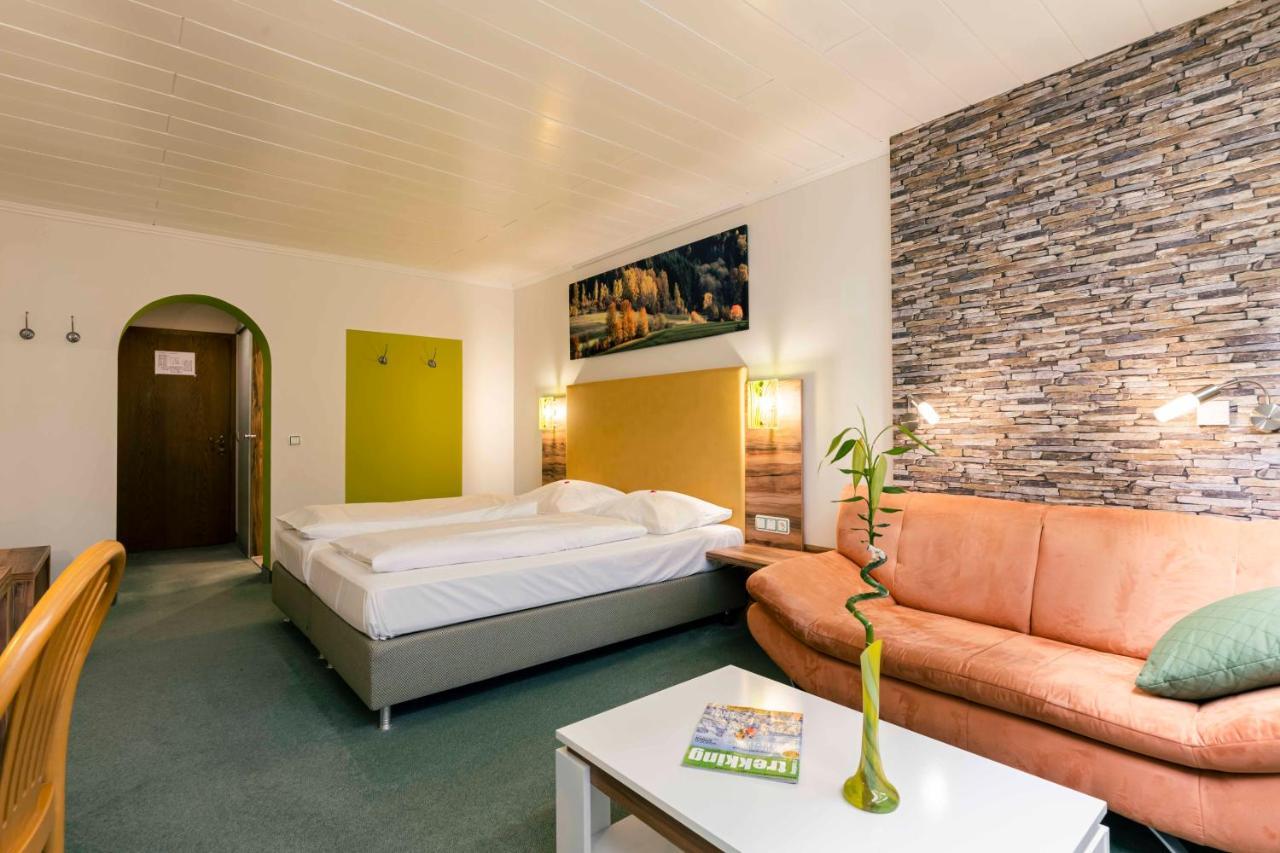 Landhotel GrünWies - Festtagsbuffett incl Lohberg Exterior foto